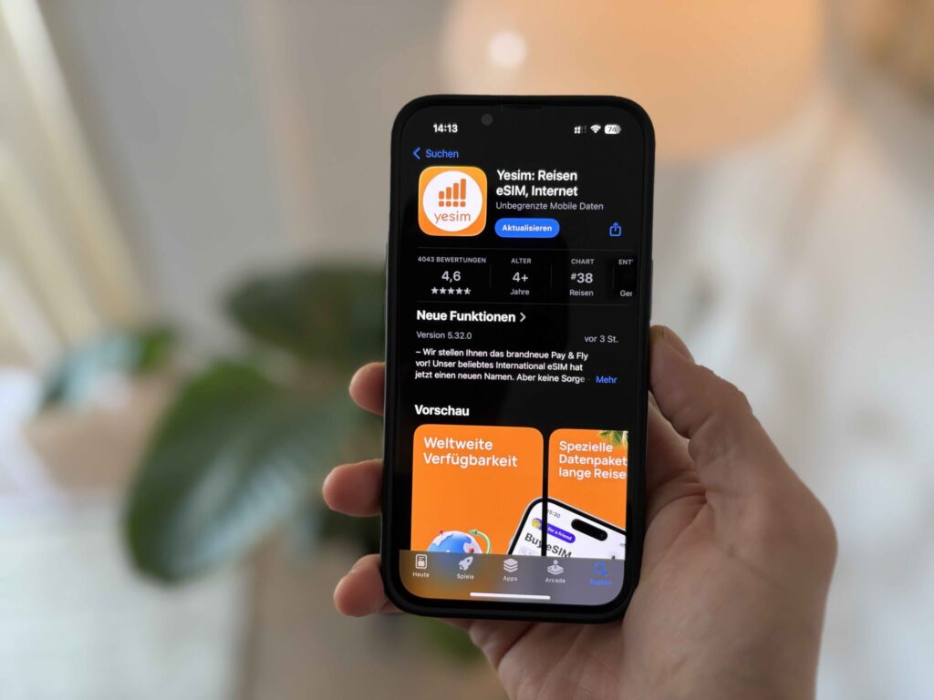 Nahaufnahme der Yesim-App-Seite im App Store mit Download-Button auf einem Smartphone